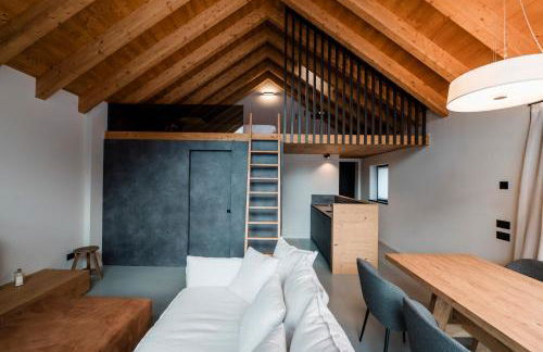 DALANIA MOUNTAIN APARTMENTS - Photo 89