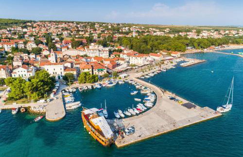 Merita Apartments with Pool - Photo 24