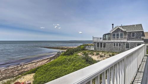 Oceanfront Gem with Sunroom and Fireplace in Cape Cod - Foto 5