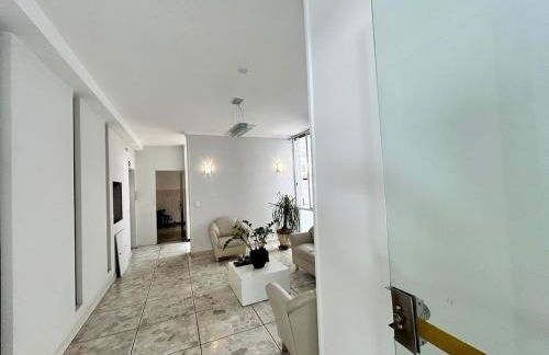 Apartamento quadra da praia - Foto 18