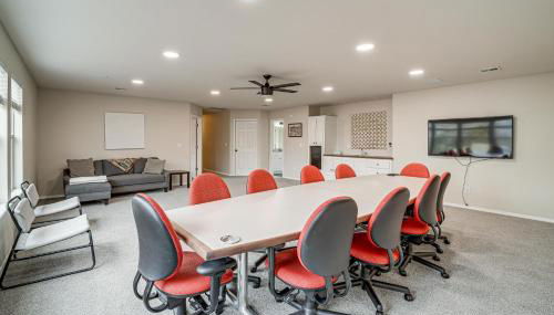 Pet-Friendly Tulsa Escape with Private Hot Tub! - Foto 3