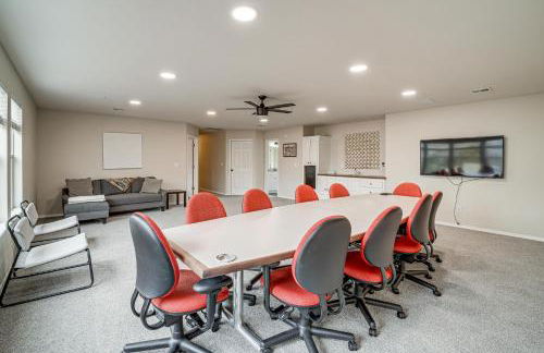 Pet-Friendly Tulsa Escape with Private Hot Tub! - Foto 3