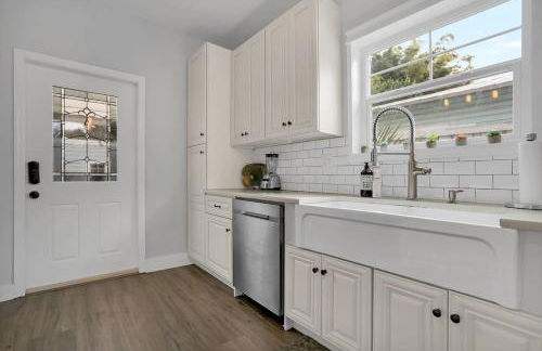 Charming Cottage w Pool, Walkable to Downtown - Foto 10