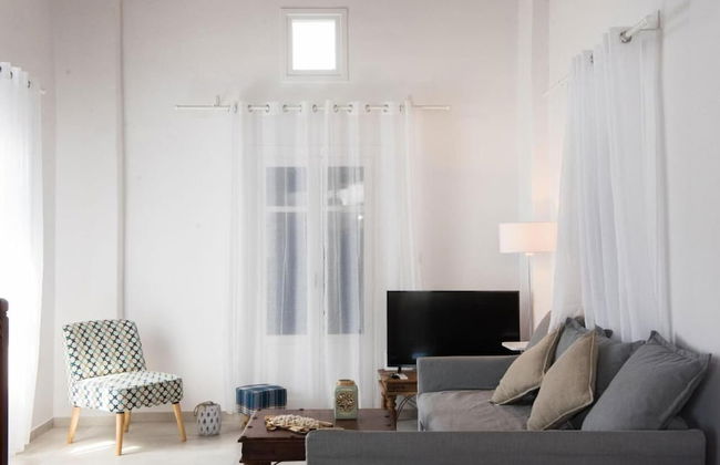 Glamorous 2BR Villa in Ornos w Sea View - Foto 13