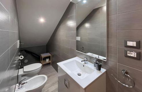 4 Bedroom Amazing Home In Cortona - Foto 44