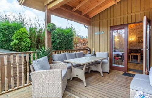 Burnside Lodge - Photo 1