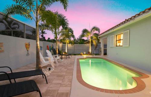 Charming Heated Pool Home - 3 miles to the Beach, Pet and Family Friendly -Available Year Round! - Photo 4