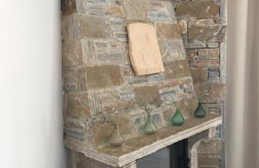 Venetia's Stone House - Photo 7