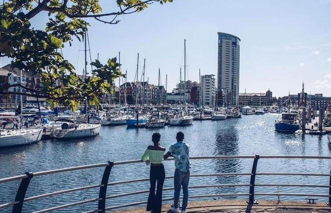 Sea Breeze Retreat in Swansea - Photo 34