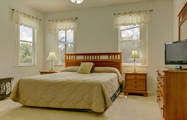 Southampton Vacation Home with Pool - Photo 3