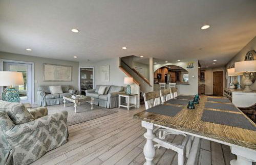 Getaway on Crystal Clear Lake Main and Guest House! - Foto 8