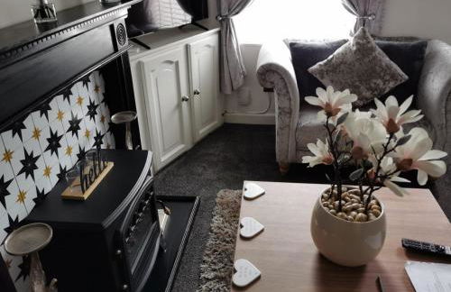 Stunning 2-Bed House in Macclesfield Cheshire - Foto 3