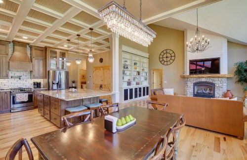 Hot Tub and Golf Course Views Luxe Sturgis Home! - Foto 7