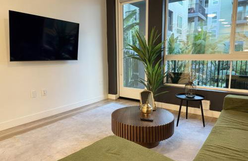 Luxe Deco Haven with Pool, Gym & Parking Close to Disneyland - Foto 60