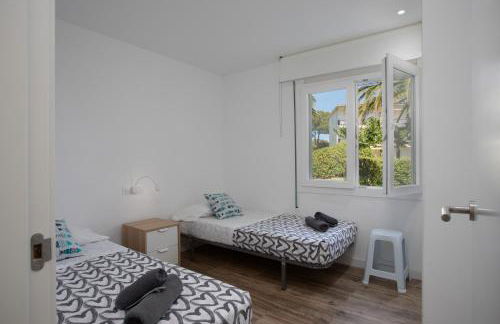 Apartament amb piscina i aparcament - Baixos amb jardinet - Foto 10