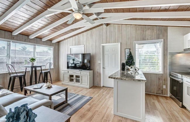 Beautifully Renovated 5 Bedroom with Guest House 5 Home by RedAwning - Foto 16