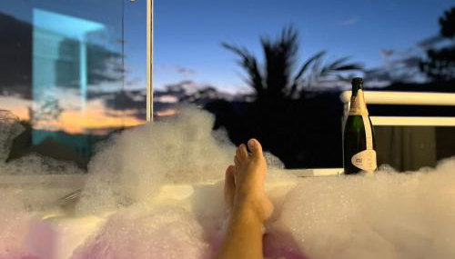 Refúgio dos sonhos - piscina de borda infinita e hidromassagem com vista - Foto 5