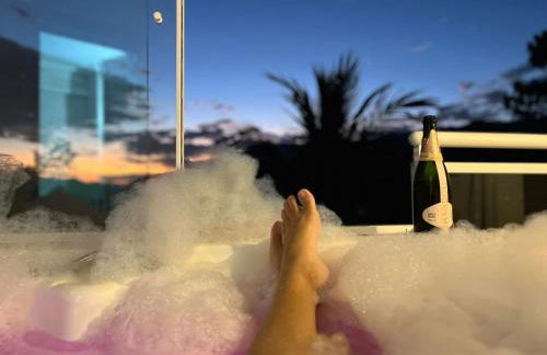 Refúgio dos sonhos - piscina de borda infinita e hidromassagem com vista - Foto 5