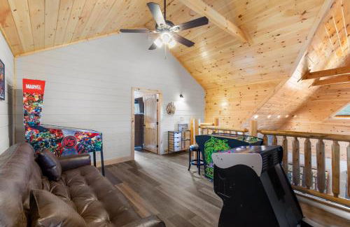 Smoky Bear Splash Top Rated Private Pool Cabin with Hot Tub, Mtn Views, Arcade Games, Excellent Location - Foto 34