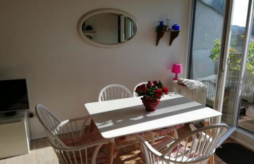 3-Zi Atelierdachwohnung mit Bergblick Seenähe und 2 Loggia - Foto 10