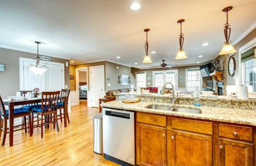 Lakefront Sparta Retreat with Dock and Game Room - Foto 12