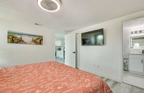 Canal Front Oasis w Heated Pool Close to the Beach - Foto 18