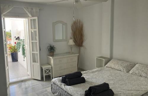 1st floor Penthouse sea and mountain view 5 min stroll to beach - Foto 18