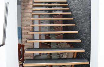 Casa llena de vida con patio y terraza - Photo 19