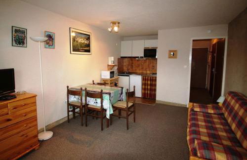 Studio cabine spacieux à 250m des pistes, 4 couchages, parking gratuit - Auris en Oisans - FR-1-297-248 - Foto 4