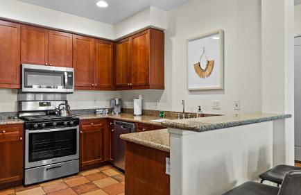 LV105 Upstairs 1 Bedroom Overlooking the Pool - Photo 9