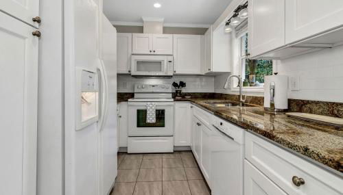 Spacious Mountain Retreat with Bonus Game Room Near Asheville, Barnardsville, NC - Foto 4