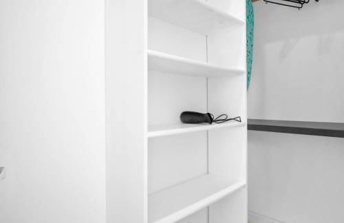 Stylish Apartment - High Speed Internet & Free Netflix - Near City Centre - 2MR - Foto 33