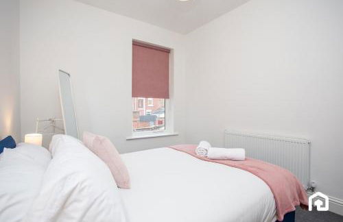 Vacant Nests The Fredrick Close to sea front - Photo 6