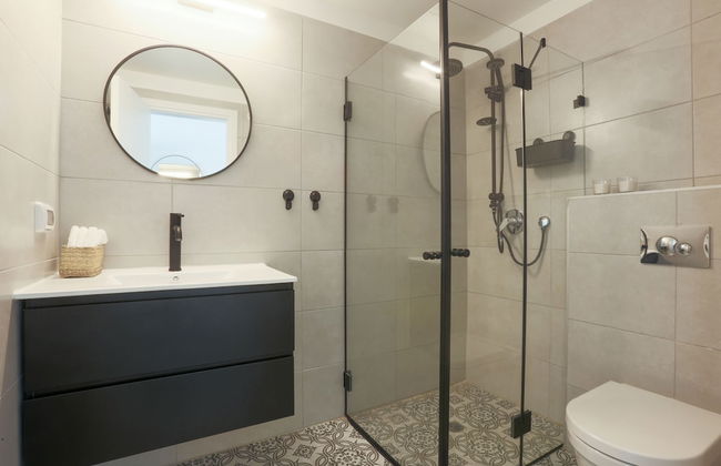 AirTLV - Menachem Begin Apartment - Foto 11