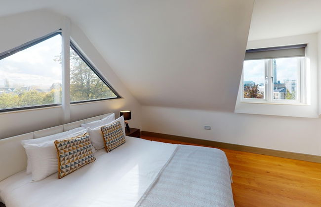 Kew Bridge by Charles Hope - Foto 12