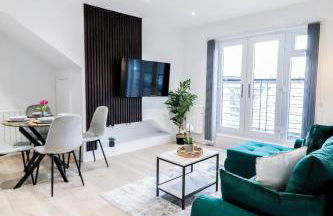 The Booker Retreat - Bright 1BR Top Floor Apt with Free Secure Underground Parking - Foto 13