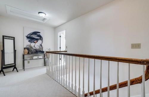 Family Fun on Lake Bemidji! Spacious Home with Yard - Foto 18