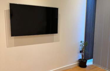 Modern Central Manchester Condo Next To AO Arena - Parking - Local Attractions - Foto 5