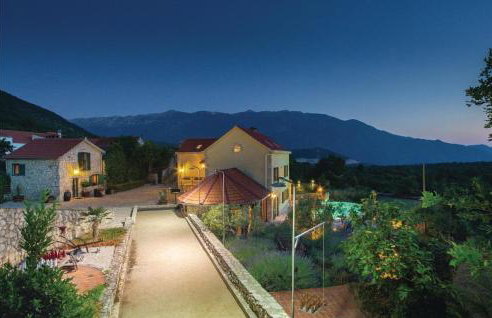 7 Bedroom Gorgeous Home In Grabovac - Photo 18