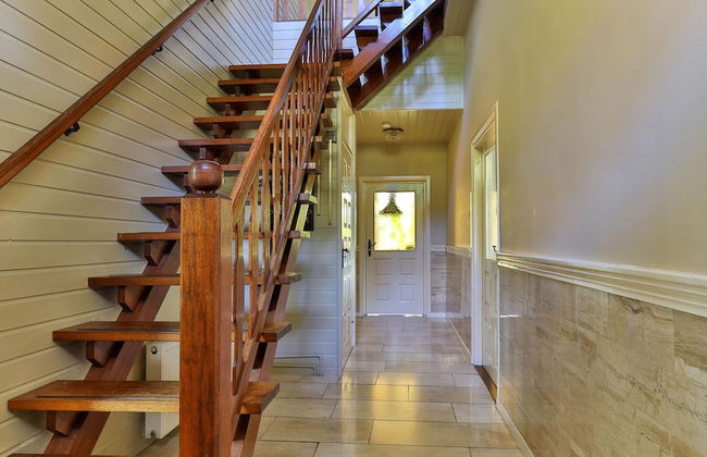 Characteristic House With Wellness in Augustinusga - Foto 3