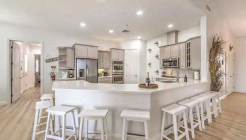 Luxury 5BR Villa Pool Hot Tub RV Friendly - Foto 3