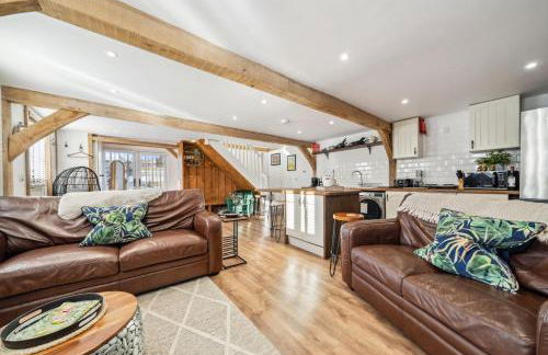 Countryside Barn with Hot Tub in New Forest - Foto 2