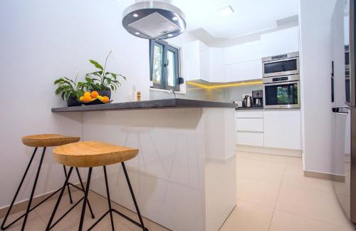 Villa Zora -luxurious villa with heated pool, sauna, 4 bedrooms, 10 persons max - Photo 11