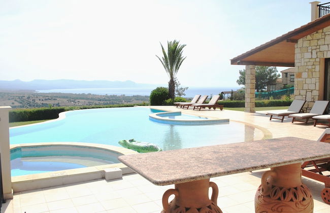 Amazing Luxury Villa, Enormous Heated Pool Jacuzzi, Gym, Games Room In Paphos, - Foto 35