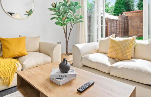 Modern Two Bed House - Garden - Parking - Smart TV - 2GMS - Foto 7