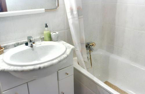 Charming House in Rada with Fenced Garden - Foto 31