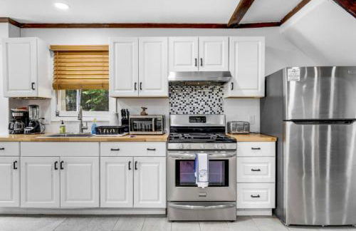 Twin Pines Retreat - Lake, Firepit and Games - Foto 57