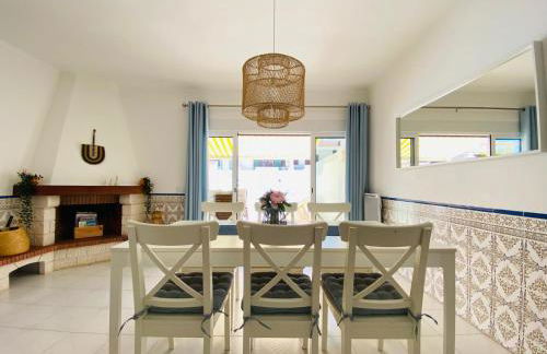 StaySalty - Resort Style Family Beach House with Pool - Foto 23