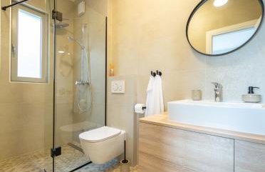 Seaside Elegance Suites - Photo 34