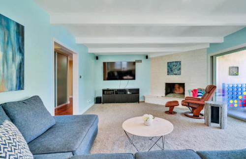 Modern Pool house with hot tub and relaxing backyard - Foto 15